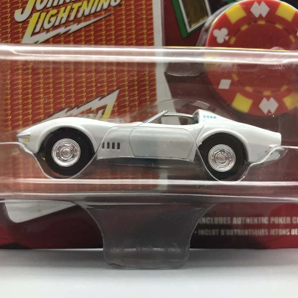 Johnny Lightning Poker 1968 Chevrolet Corvette White Diecast‎ 1/64 w/ Poker Chip